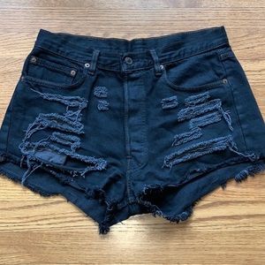 Levi Distressed dark jean shorts - Size 6